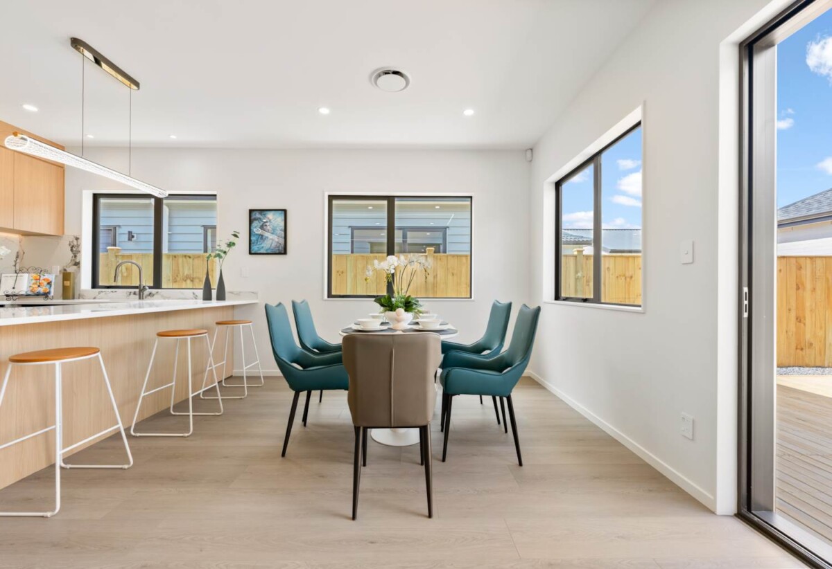 Brandnew 4 bedrooms house (including a self-contained suite), 26 Putahi Crescent, Papakura, Auckland