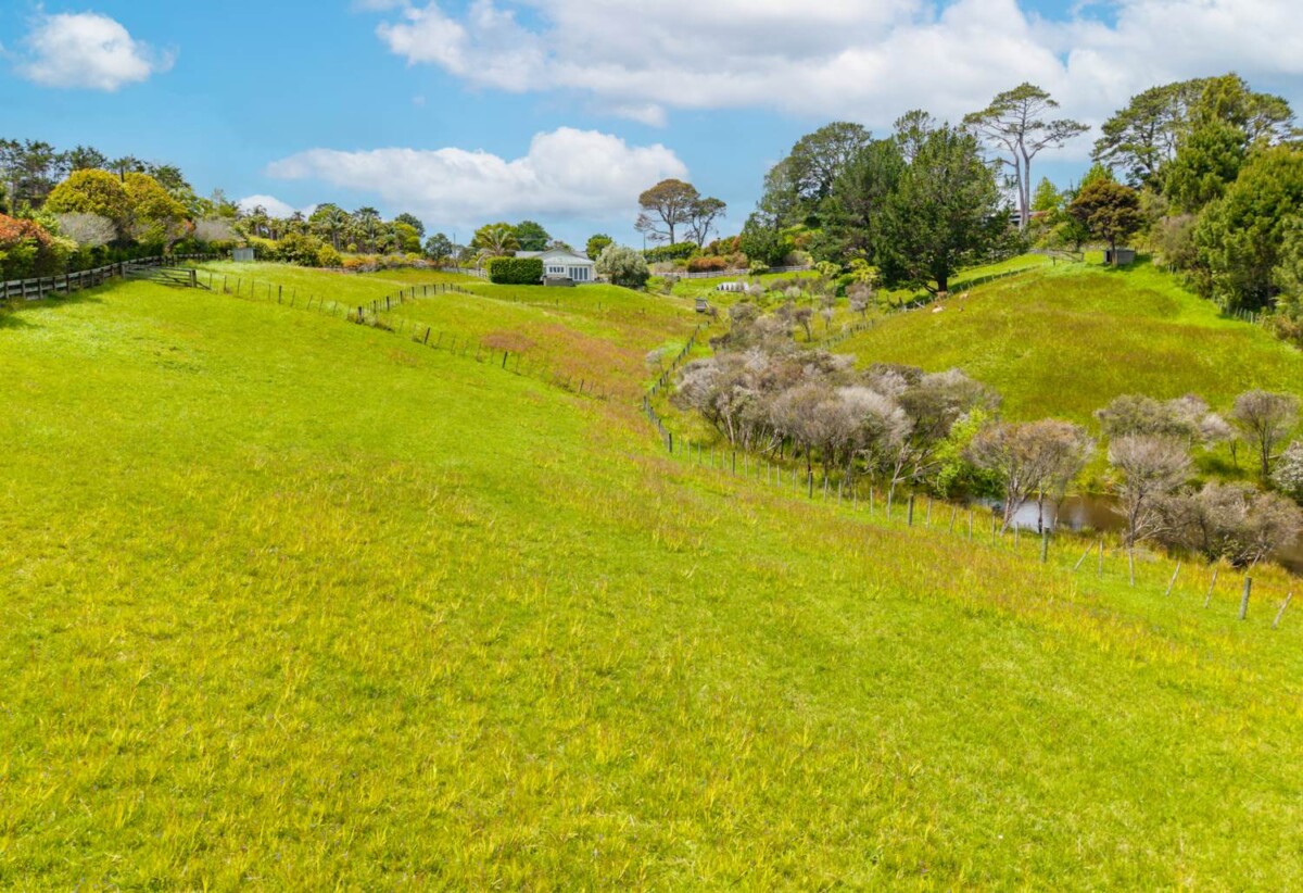 MORTGAGEE SALE, Renovated 182m² 4 beds lifestyle house on 2.0107ha land, 501 Ridge Road, Riverhead, Auckland