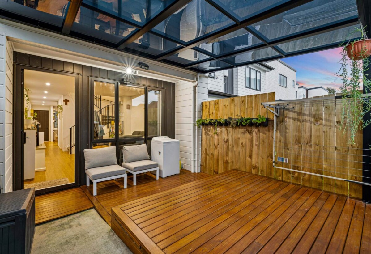 Muse sell, make a offer, Ormiston school zone, Affordable Freehold 3 beds 2 baths home with car park, walks to schools and Ormiston town centre, 17 Dishys Road, Flat Bush, Auckland