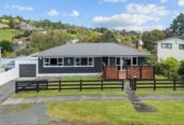 Charming brick & tile 3 beds house on 1012m² section, offers perfect balance of space, comfort, and lifestyle, 141 Settlement Road, Papakura, Auckland