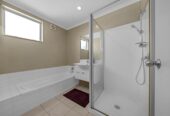 4 beds house, Walks to Takanini Shopping Centre, 17 Marengo Parkway, Takanini, Auckland