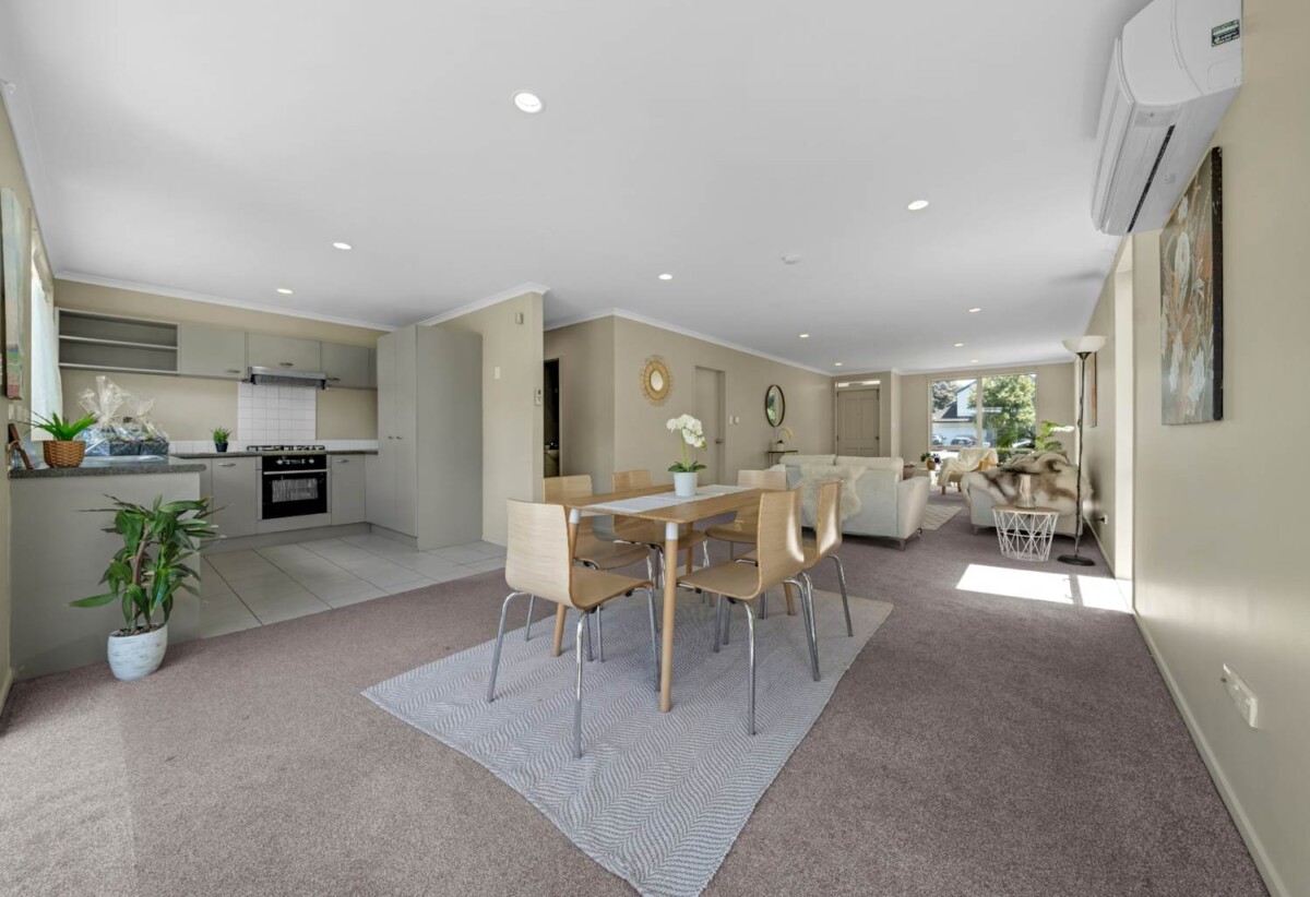 4 beds house, Walks to Takanini Shopping Centre, 17 Marengo Parkway, Takanini, Auckland