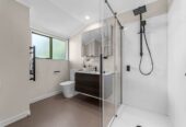 Must sell, Freehold 3 beds house on 423m² section, Moments from Sylvia Park Mall, 235A Penrose Road, Mt Wellington, Auckland