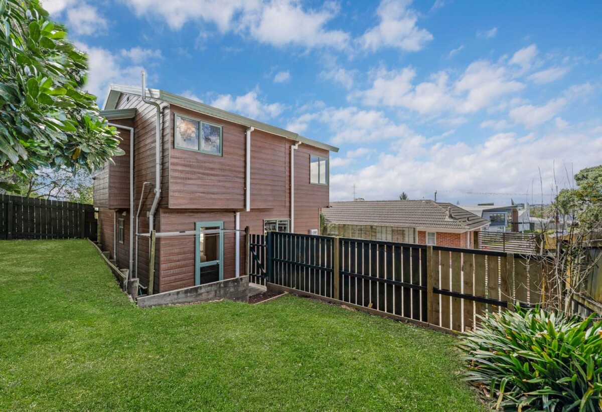 Must sell, Freehold 3 beds house on 423m² section, Moments from Sylvia Park Mall, 235A Penrose Road, Mt Wellington, Auckland
