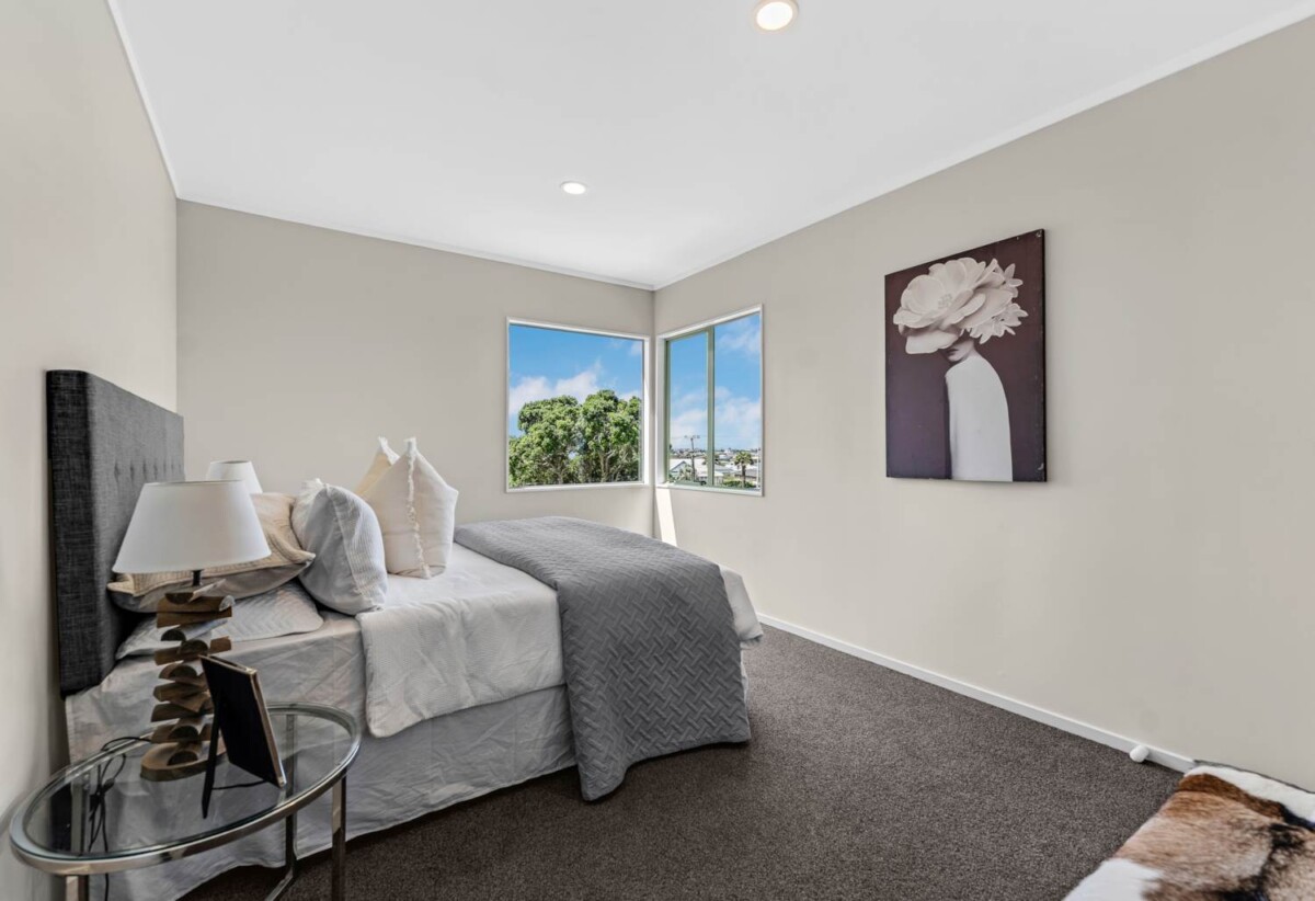 Must sell, Freehold 3 beds house on 423m² section, Moments from Sylvia Park Mall, 235A Penrose Road, Mt Wellington, Auckland
