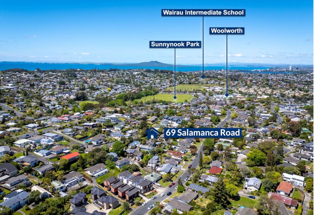 Double Westlake schools zone, 3 beds house on 606m² section, 69 Salamanca Road, Sunnynook, Auckland