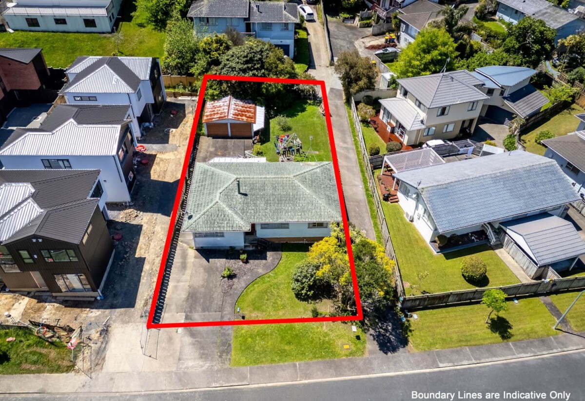 Double Westlake schools zone, 3 beds house on 606m² section, 69 Salamanca Road, Sunnynook, Auckland