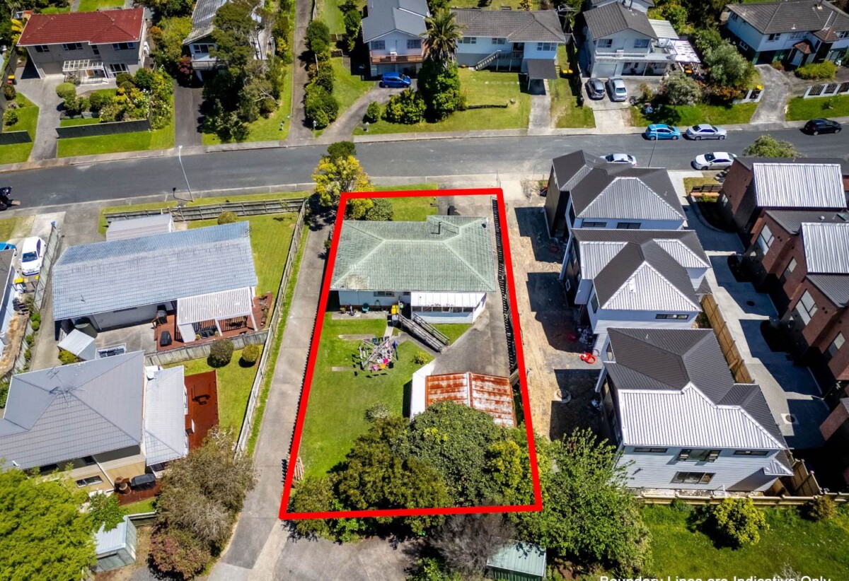 Double Westlake schools zone, 3 beds house on 606m² section, 69 Salamanca Road, Sunnynook, Auckland