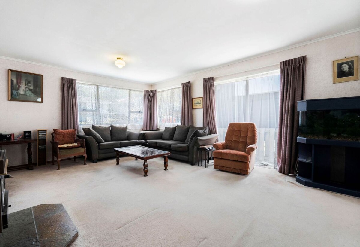 Double Westlake schools zone, 3 beds house on 606m² section, 69 Salamanca Road, Sunnynook, Auckland