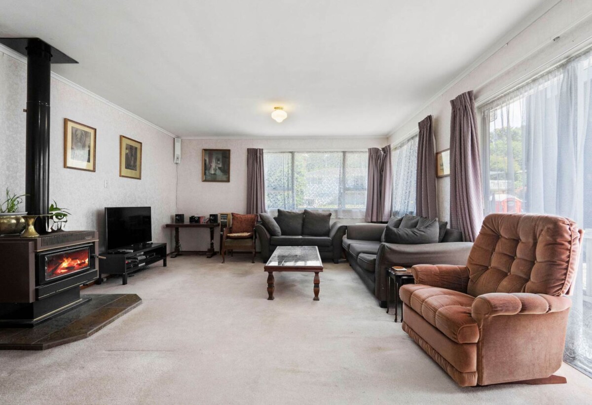 Double Westlake schools zone, 3 beds house on 606m² section, 69 Salamanca Road, Sunnynook, Auckland