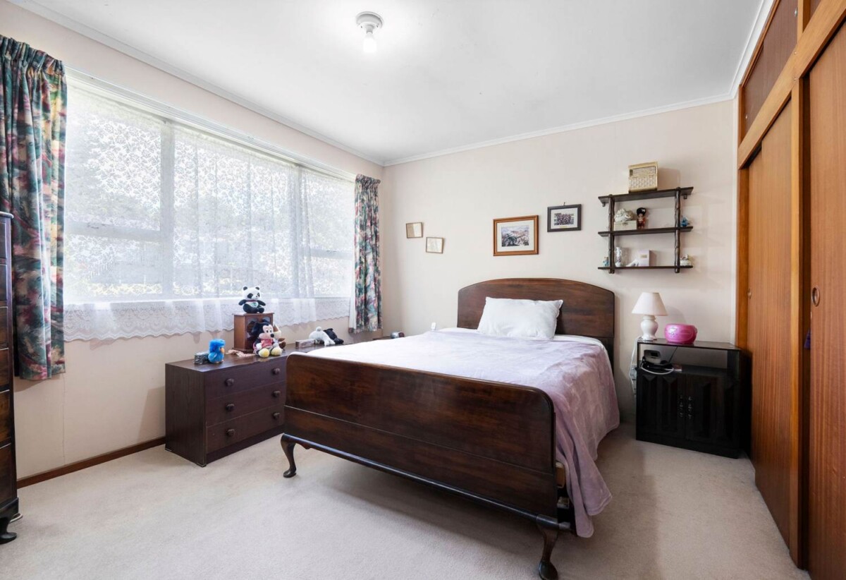 Double Westlake schools zone, 3 beds house on 606m² section, 69 Salamanca Road, Sunnynook, Auckland