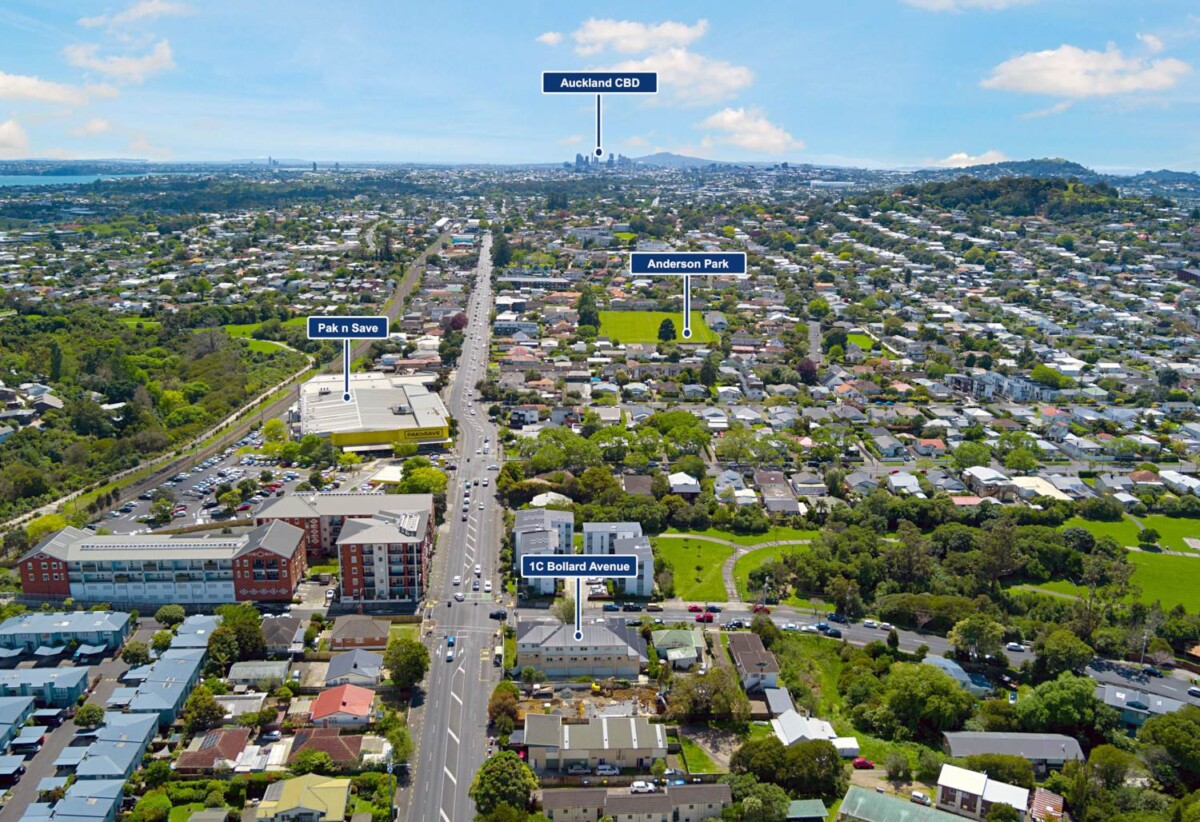 4 beds home, Everything Within Easy Reach, 1C Bollard Avenue, Mt Albert, Auckland