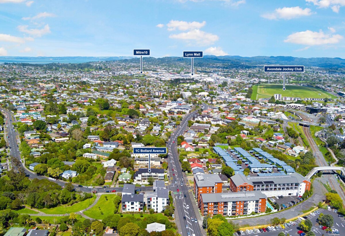 4 beds home, Everything Within Easy Reach, 1C Bollard Avenue, Mt Albert, Auckland