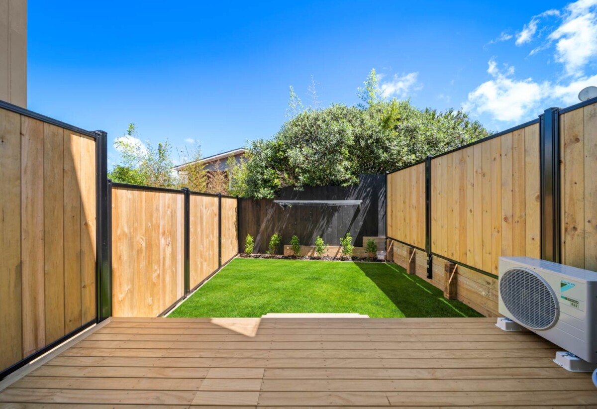 Urgent Sale, Walk to Eastridge Shopping Centre, 10-year Stamford Building Warranty, Brandnew ,Move-in-ready, Lot 2/36 Thatcher Street, Mission Bay, Auckland