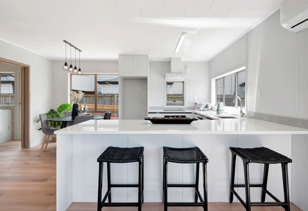 Must sell, Newly Renovated 3 beds house on 925m² section, brandnew kitchen, 16 Berwyn Avenue, Takanini, Auckland
