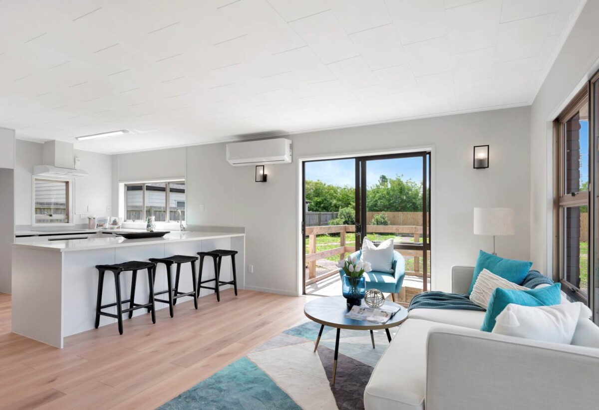 Must sell, Newly Renovated 3 beds house on 925m² section, brandnew kitchen, 16 Berwyn Avenue, Takanini, Auckland