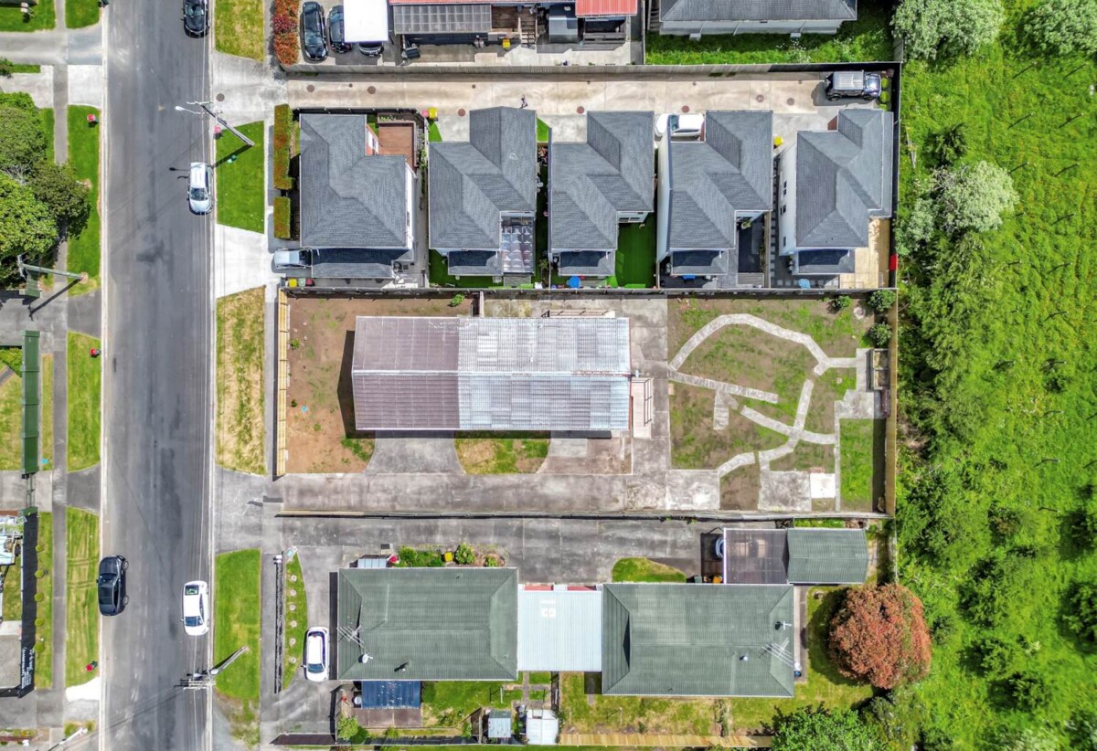 Must sell, Newly Renovated 3 beds house on 925m² section, brandnew kitchen, 16 Berwyn Avenue, Takanini, Auckland