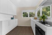 Move-in ready, 2 beds home, Newly refurbished bathroom and upgraded kitchen, 1/ 22 Evelyn Place, Hillcrest, Auckland