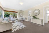 Move-in ready, 2 beds home, Newly refurbished bathroom and upgraded kitchen, 1/ 22 Evelyn Place, Hillcrest, Auckland
