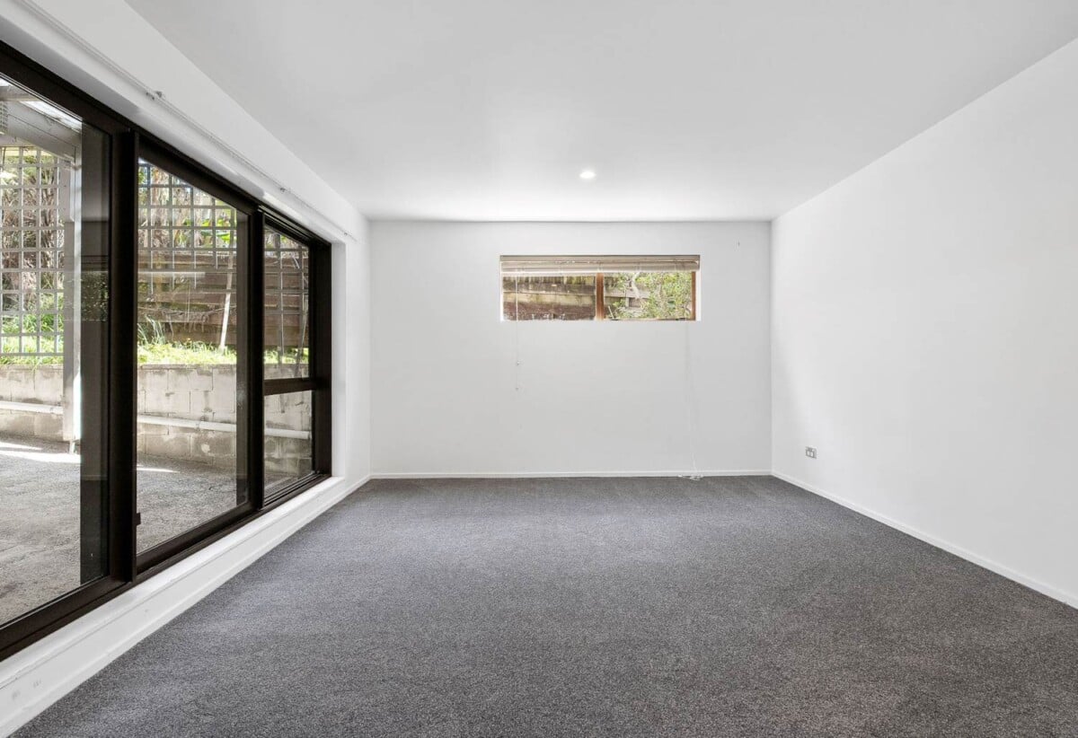 Legal Home & Flat, 6 beds (5+1) house on 675m² section, 38 Makora Road, Massey, Auckland
