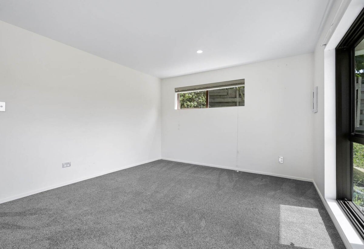 Legal Home & Flat, 6 beds (5+1) house on 675m² section, 38 Makora Road, Massey, Auckland