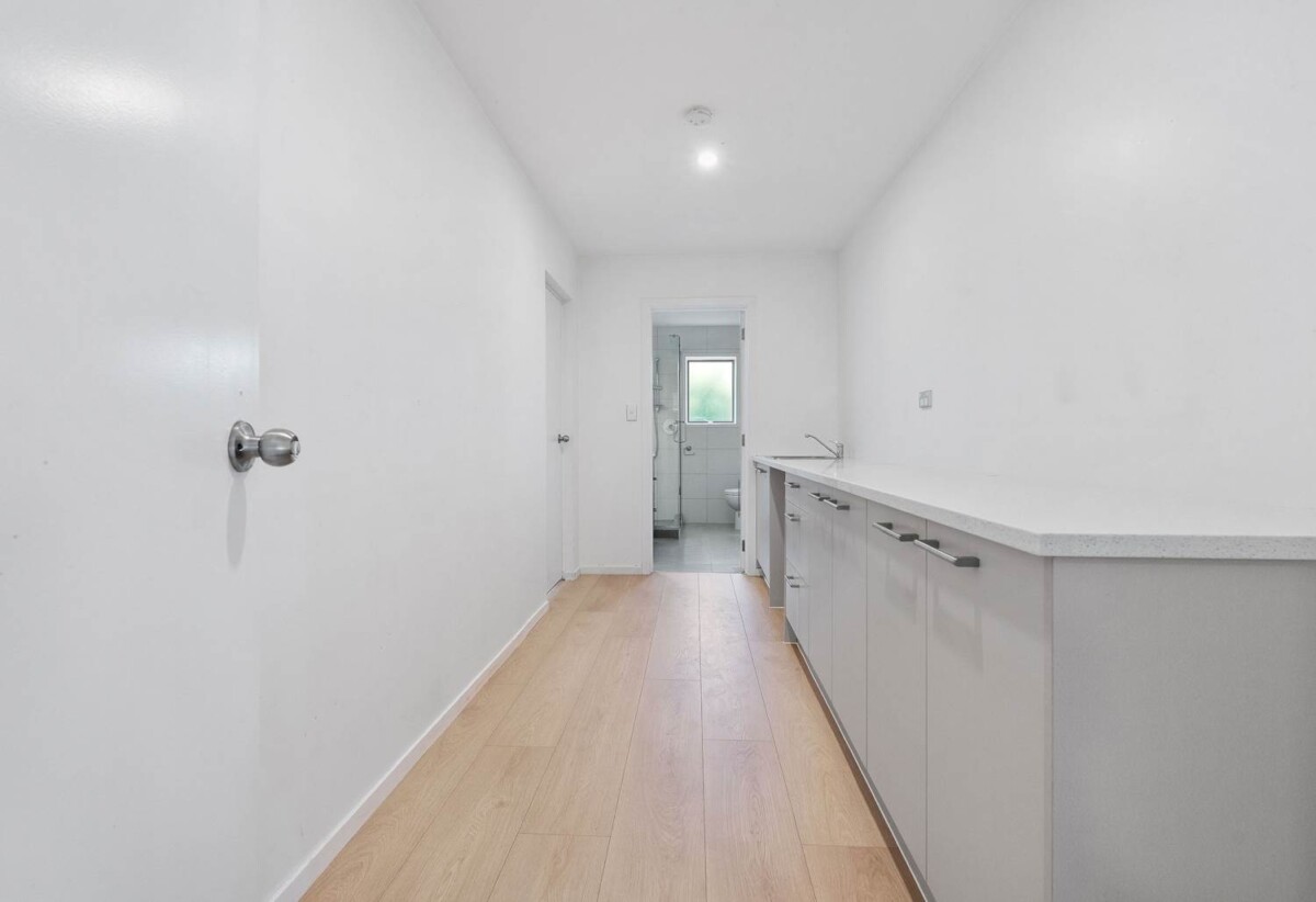 Legal Home & Flat, 6 beds (5+1) house on 675m² section, 38 Makora Road, Massey, Auckland