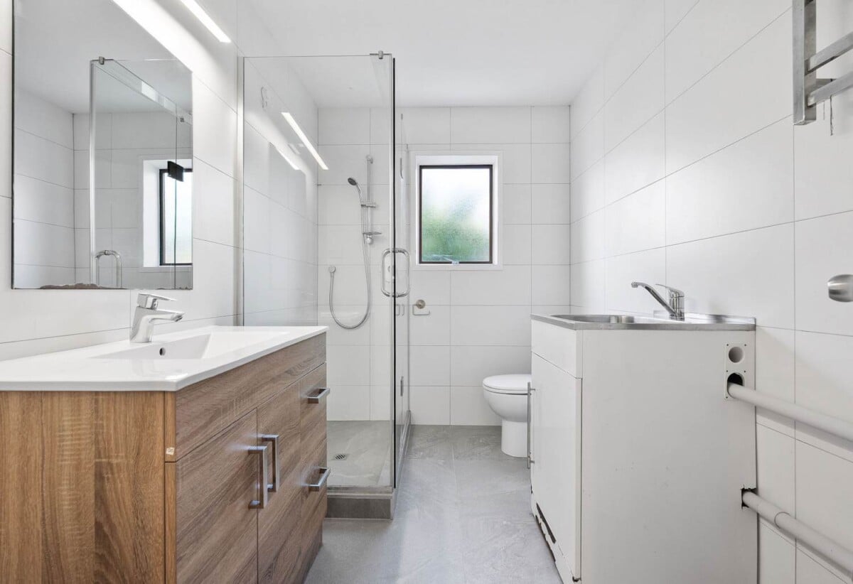 Legal Home & Flat, 6 beds (5+1) house on 675m² section, 38 Makora Road, Massey, Auckland