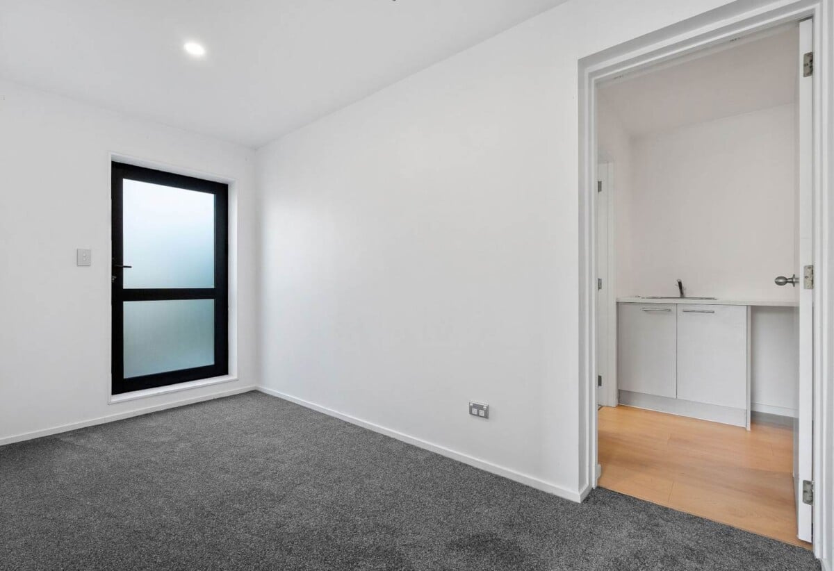 Legal Home & Flat, 6 beds (5+1) house on 675m² section, 38 Makora Road, Massey, Auckland