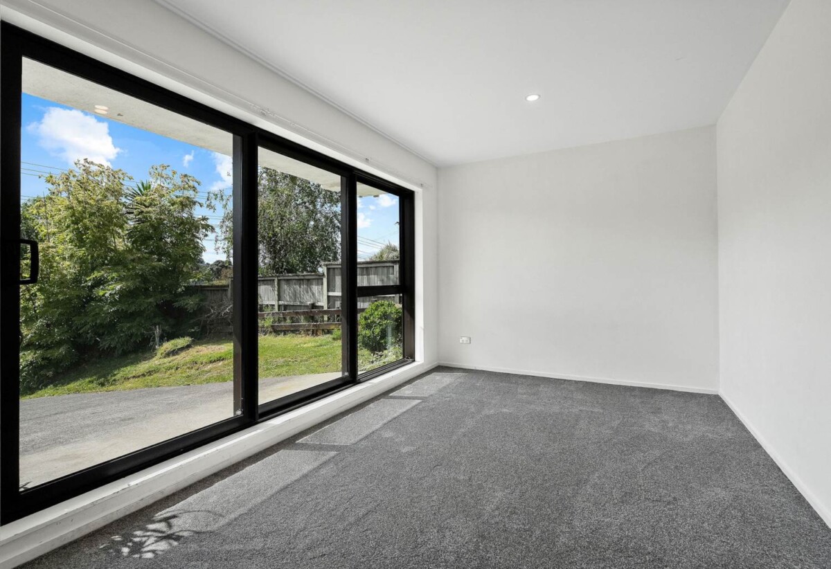 Legal Home & Flat, 6 beds (5+1) house on 675m² section, 38 Makora Road, Massey, Auckland