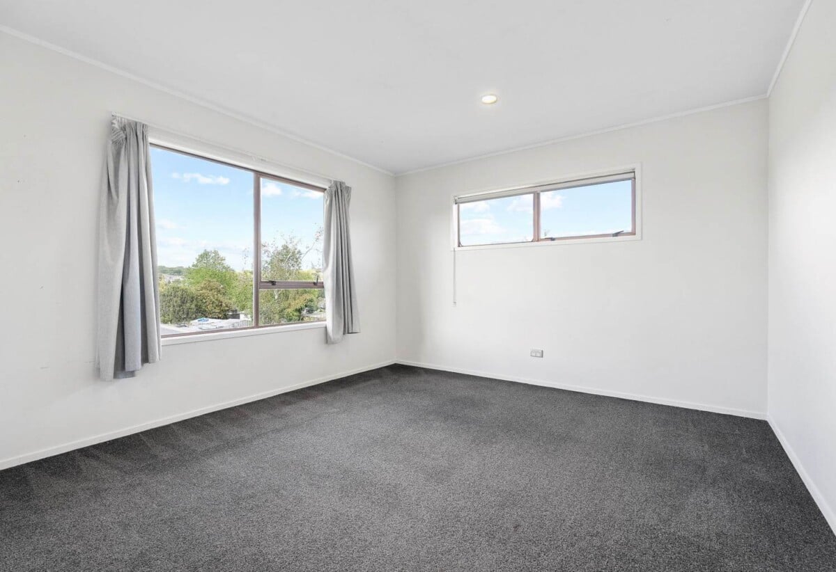 Legal Home & Flat, 6 beds (5+1) house on 675m² section, 38 Makora Road, Massey, Auckland