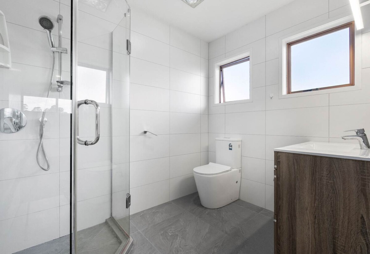 Legal Home & Flat, 6 beds (5+1) house on 675m² section, 38 Makora Road, Massey, Auckland