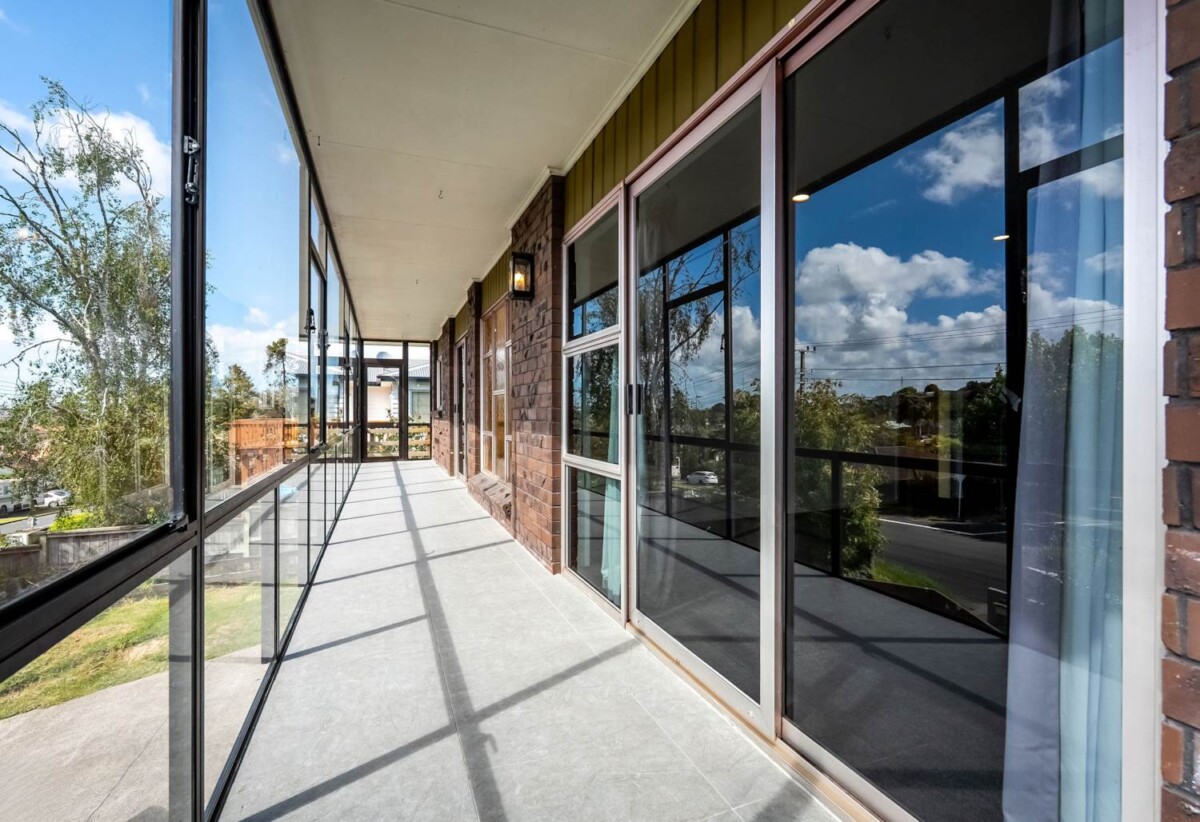 Legal Home & Flat, 6 beds (5+1) house on 675m² section, 38 Makora Road, Massey, Auckland