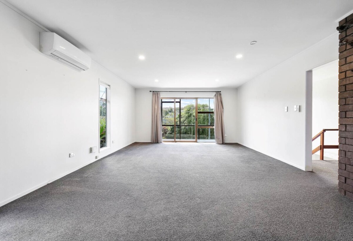 Legal Home & Flat, 6 beds (5+1) house on 675m² section, 38 Makora Road, Massey, Auckland