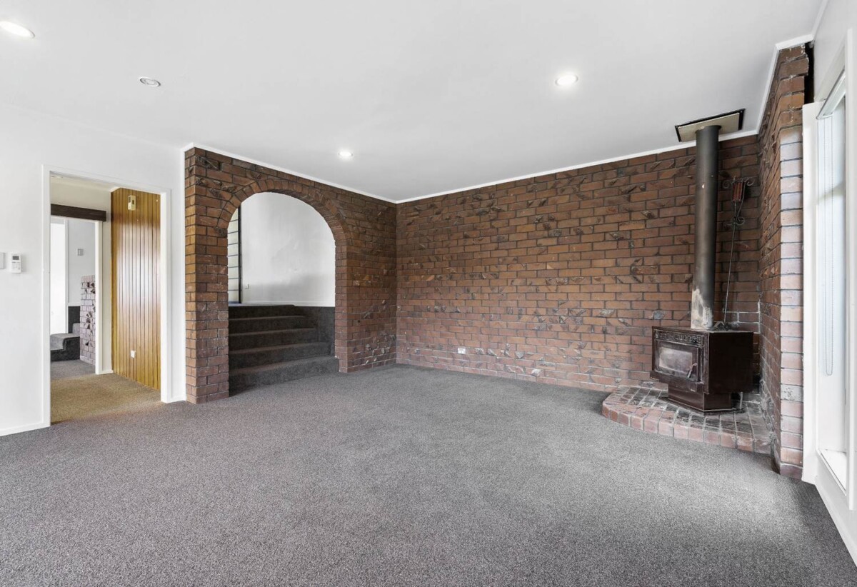 Legal Home & Flat, 6 beds (5+1) house on 675m² section, 38 Makora Road, Massey, Auckland