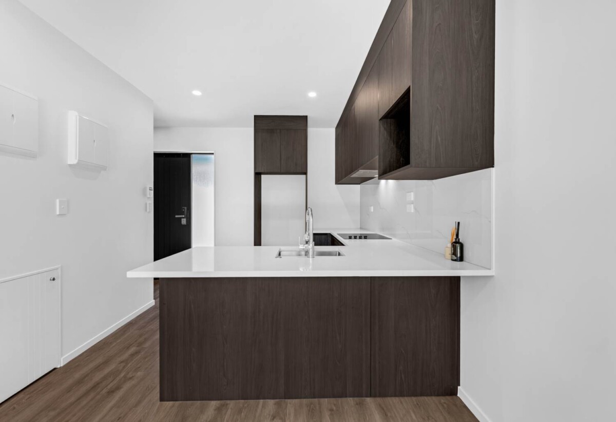 Top school zone, 2 beds home, walks to Pak’nSave, 46 Clementine Place, Bucklands Beach, Auckland