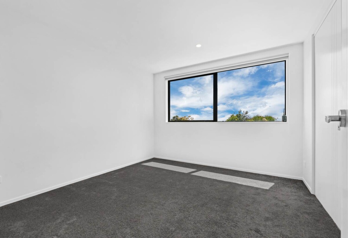 Top school zone, 2 beds home, walks to Pak’nSave, 46 Clementine Place, Bucklands Beach, Auckland