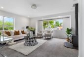 Motivated vendor, Renovated 4 beds 2 baths house standalone double garage, close to schools, parks, beach, golf club, Zoned for Wakaaranga Primary School, Farm Cove Intermediate and Pakuranga College, 1/148 Pigeon Mountain Road, Half Moon Bay, Auckland