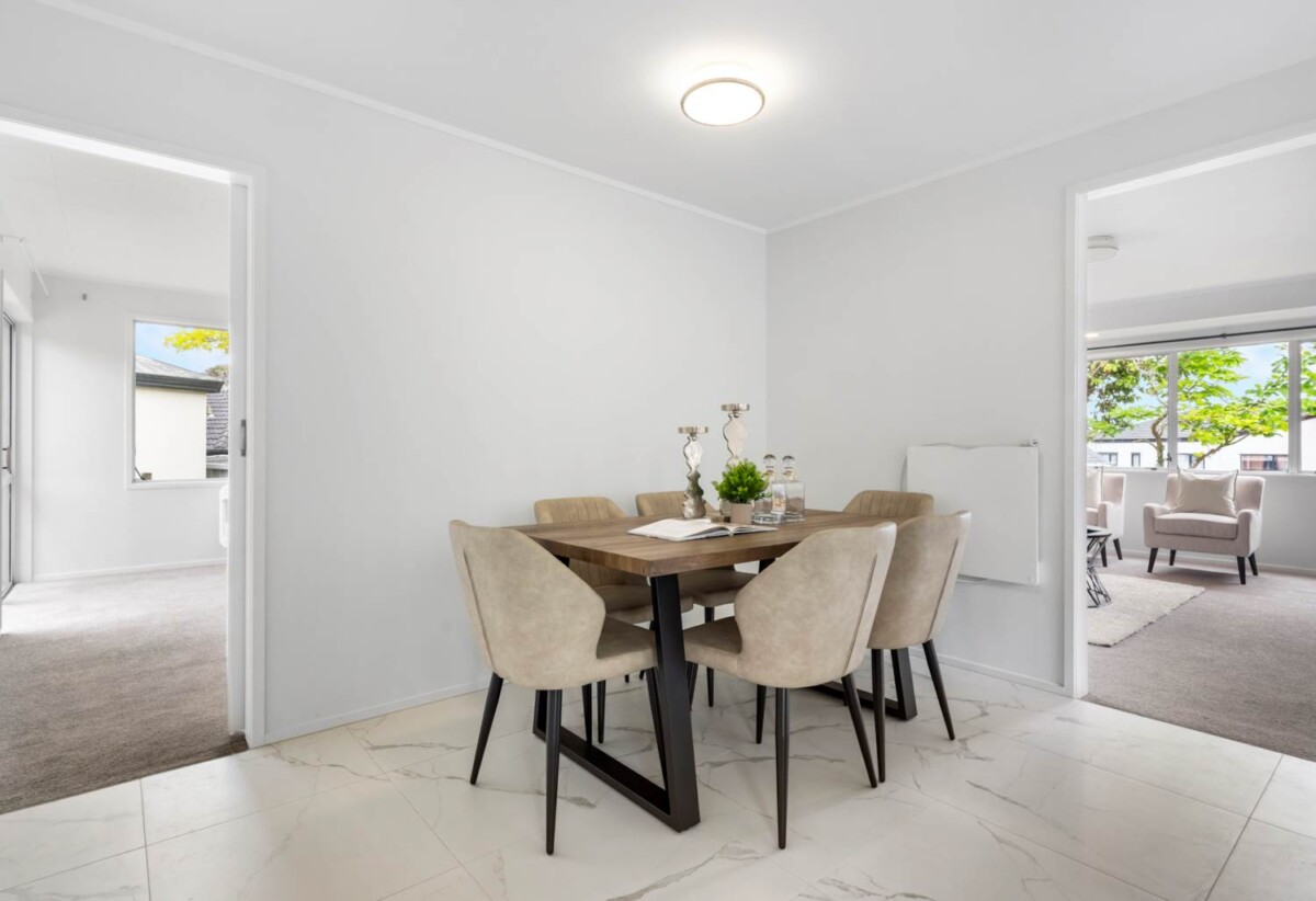 Motivated vendor, Renovated 4 beds 2 baths house standalone double garage, close to schools, parks, beach, golf club, Zoned for Wakaaranga Primary School, Farm Cove Intermediate and Pakuranga College, 1/148 Pigeon Mountain Road, Half Moon Bay, Auckland