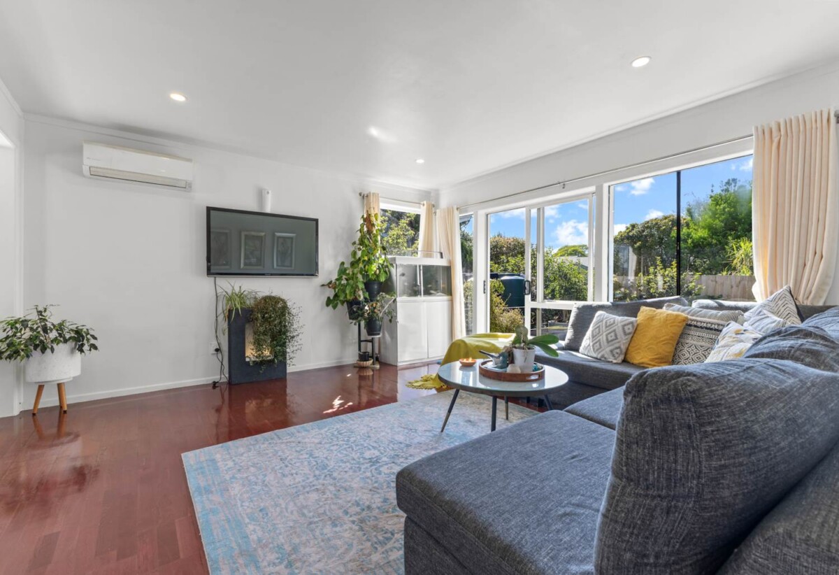 Vendors packed and ready for their next chapter, Freehold 3 beds house on 394m² section, 55 Smiths Avenue, Papakura, Auckland