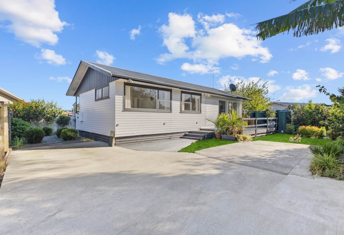 Vendors packed and ready for their next chapter, Freehold 3 beds house on 394m² section, 55 Smiths Avenue, Papakura, Auckland