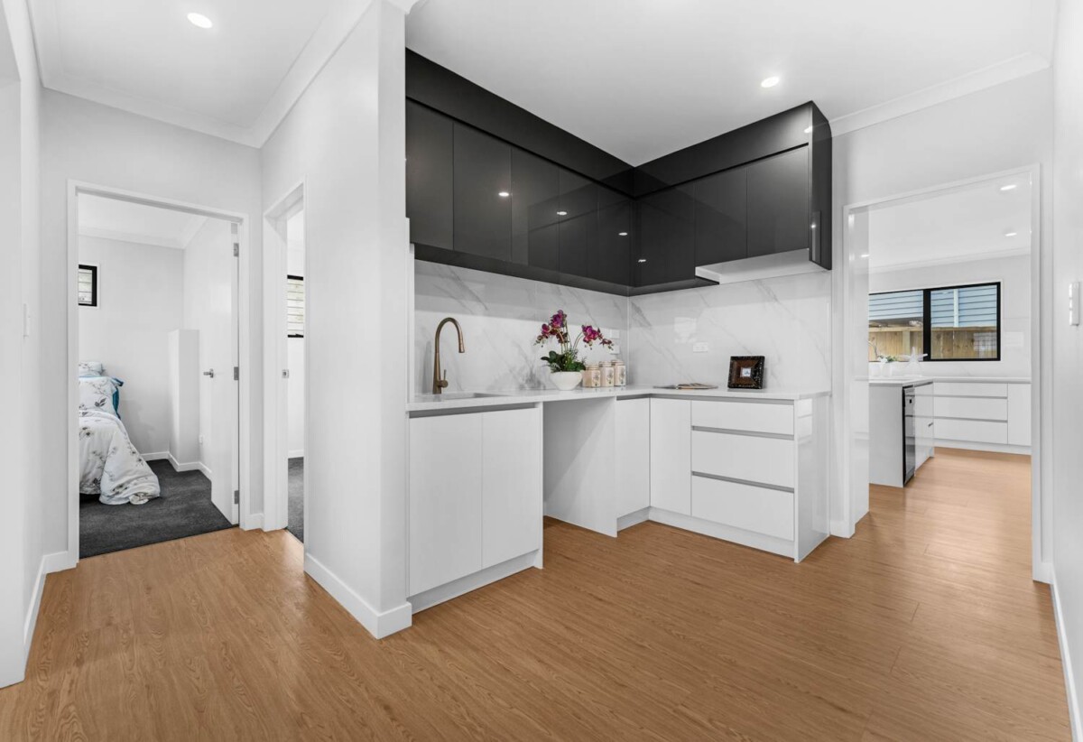 Dual-living, Brandnew 6 beds house on 399m² section, walks to schools, shops, and parks, 2 Mulligan Lane, Opaheke, Auckland