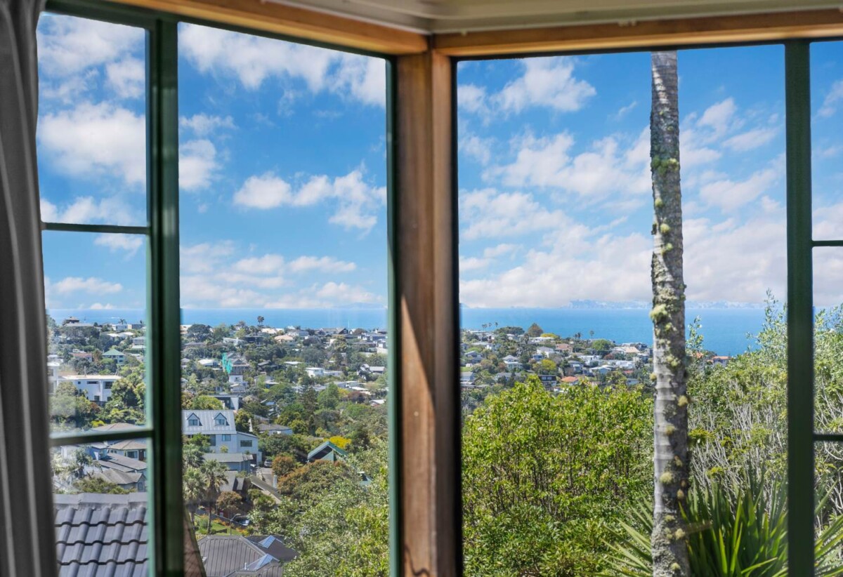 Walk to Rangitoto College, Sea Views, 5 beds house on 650m2 section, live & development potential, 44 Penguin Drive, Murrays Bay, Auckland