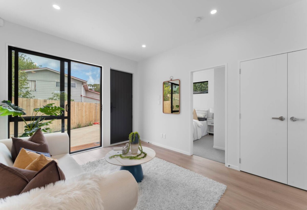 Last one, vendor wants it gone before Christmas, brandew 3 beds home, Minutes to Glenfield Mall, 6A Julia Place, Totara Vale, Auckland