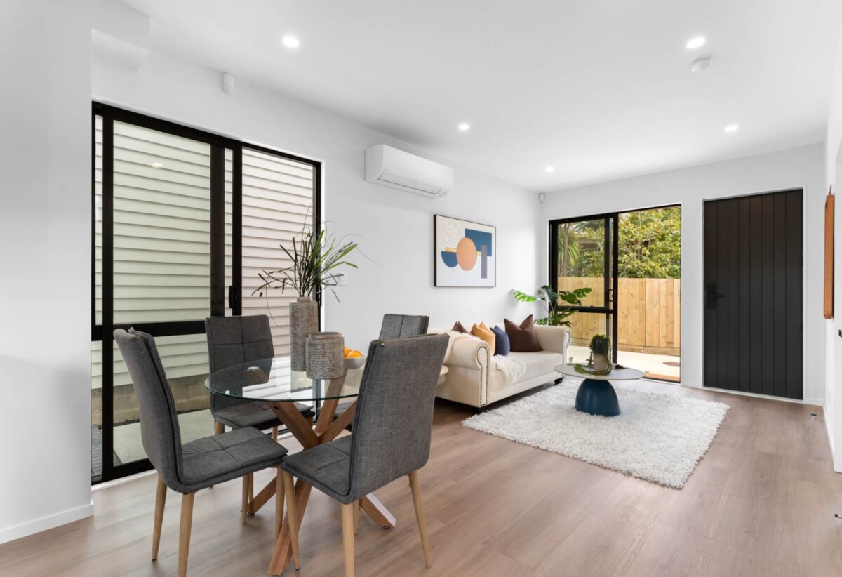 Last one, vendor wants it gone before Christmas, brandew 3 beds home, Minutes to Glenfield Mall, 6A Julia Place, Totara Vale, Auckland