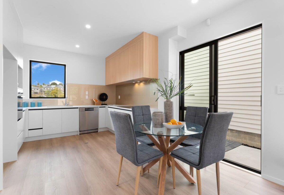 Last one, vendor wants it gone before Christmas, brandew 3 beds home, Minutes to Glenfield Mall, 6A Julia Place, Totara Vale, Auckland