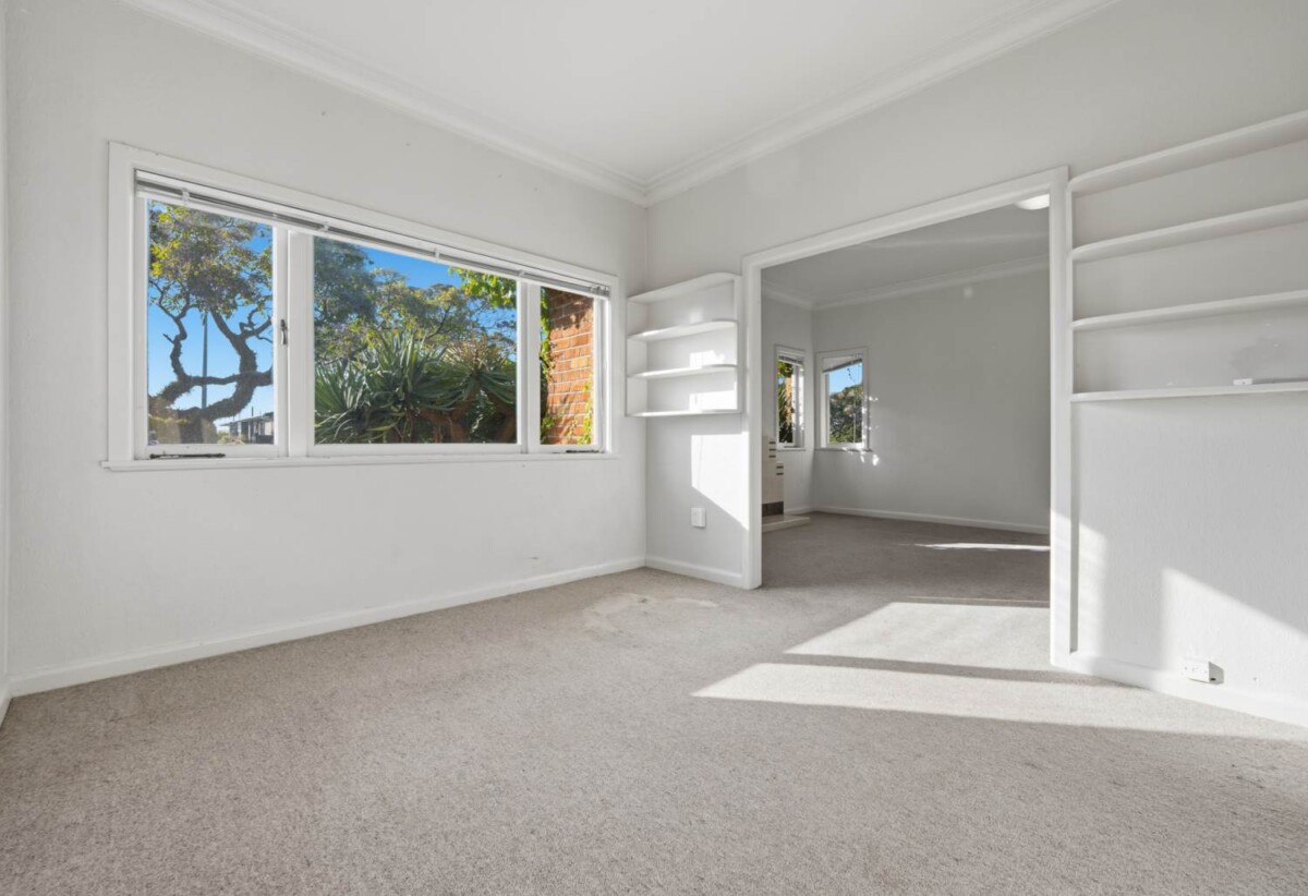 5 beds brick house on 440m² section, a huge basement area, live or do-up, 89 Maskell Street, St Heliers, Auckland