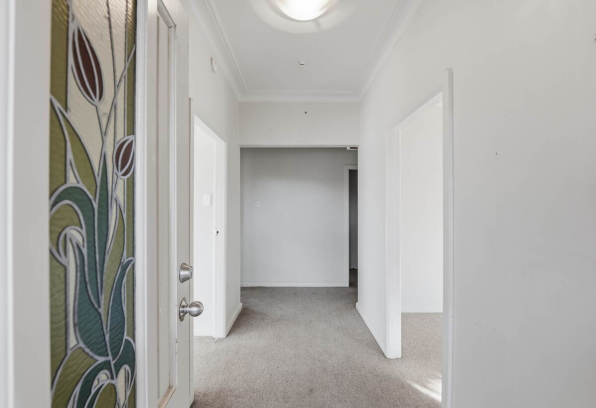 5 beds brick house on 440m² section, a huge basement area, live or do-up, 89 Maskell Street, St Heliers, Auckland