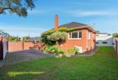 5 beds brick house on 440m² section, a huge basement area, live or do-up, 89 Maskell Street, St Heliers, Auckland