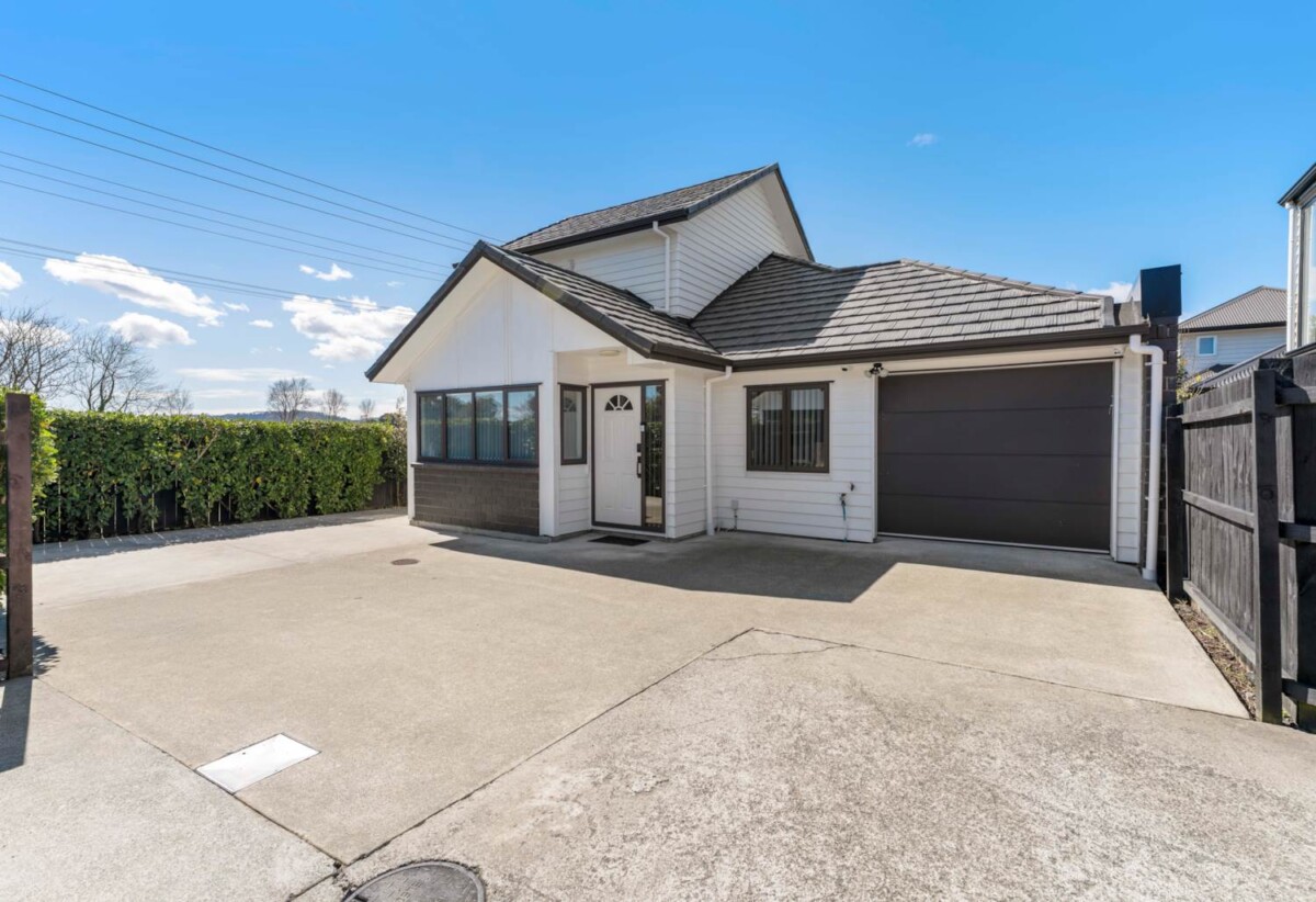 Once in 7 years, 4 beds house on 304m² section, Vendor ready to Move On, 49 Tarapiroe Avenue, Takanini, Auckland