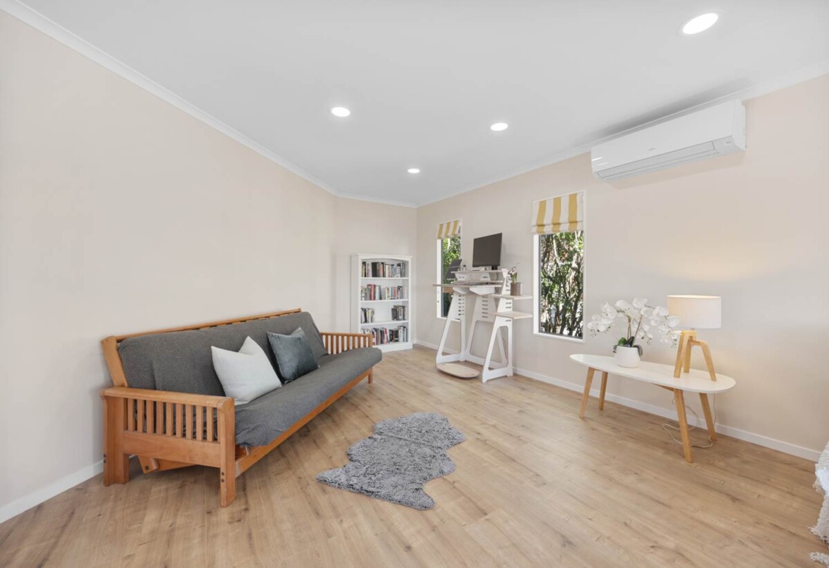 Macleans school Zone, Stylish Coastal 4 beds house on 1/2 share of 893m2, walks to beach, golf club, 35A Clovelly Road, Bucklands Beach, Auckland